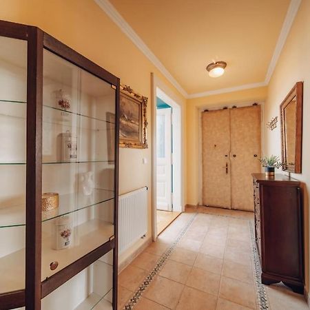 Ferienwohnung Magnificent Historical Penthouse In The Heart Of Prag Exterior foto