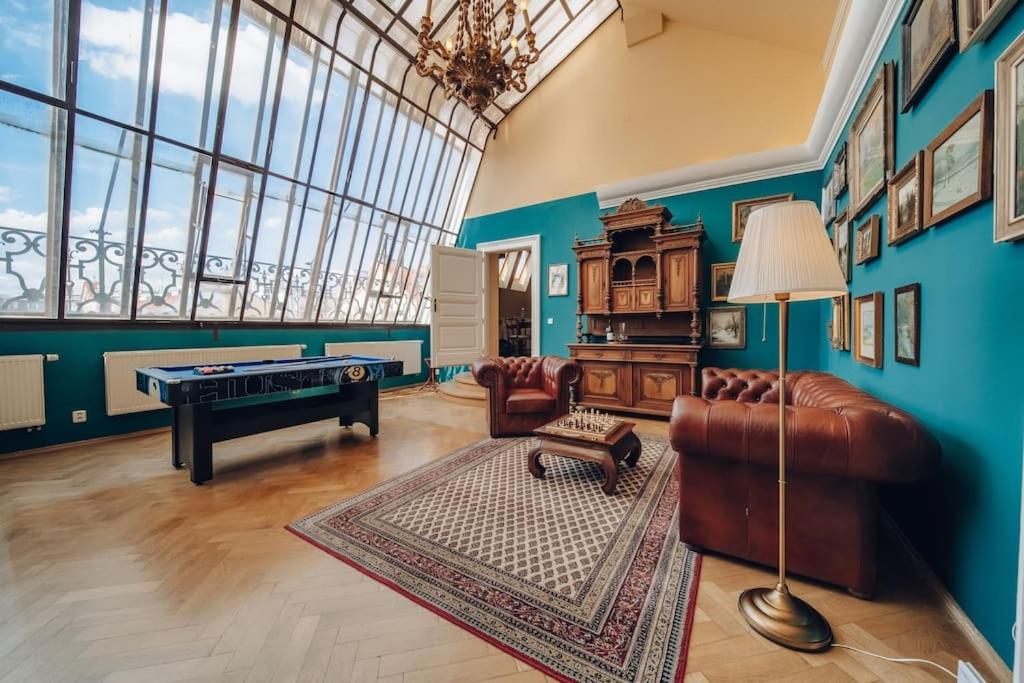Ferienwohnung Magnificent Historical Penthouse In The Heart Of Prag Exterior foto