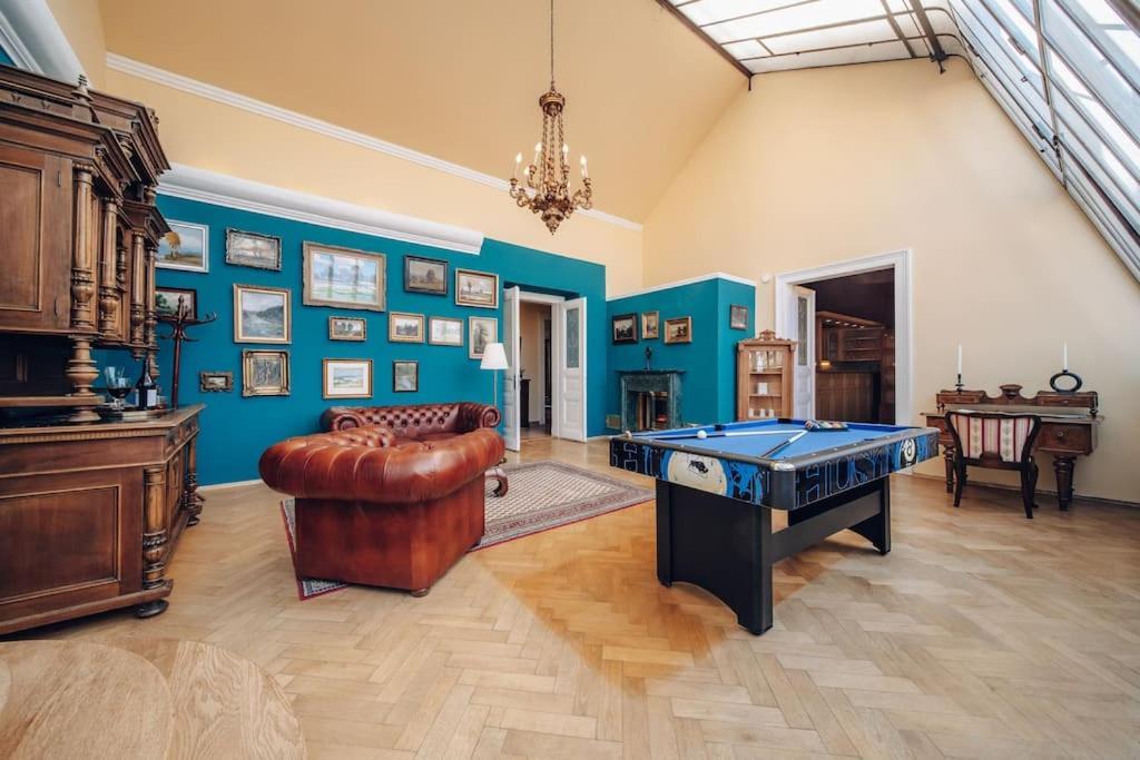 Ferienwohnung Magnificent Historical Penthouse In The Heart Of Prag Exterior foto