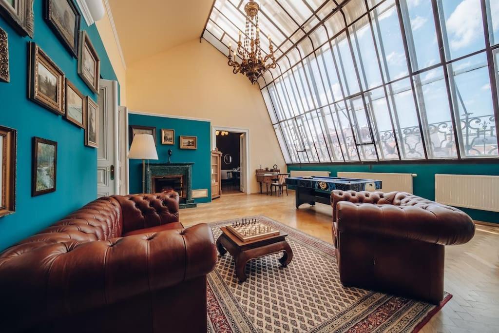 Ferienwohnung Magnificent Historical Penthouse In The Heart Of Prag Exterior foto