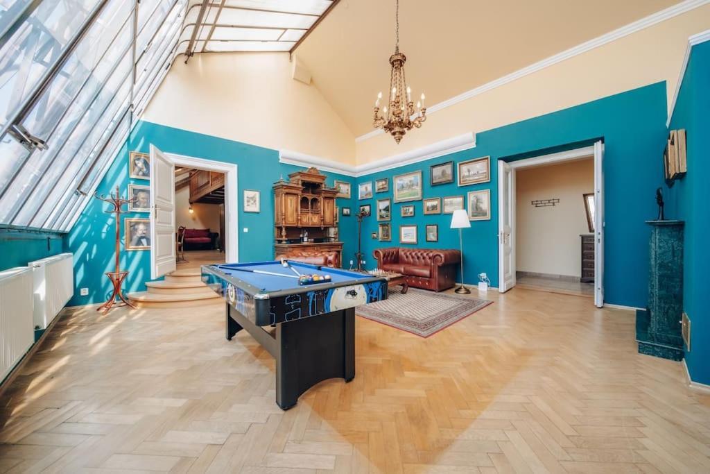 Ferienwohnung Magnificent Historical Penthouse In The Heart Of Prag Exterior foto