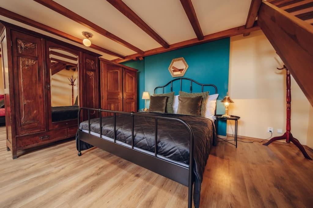 Ferienwohnung Magnificent Historical Penthouse In The Heart Of Prag Exterior foto